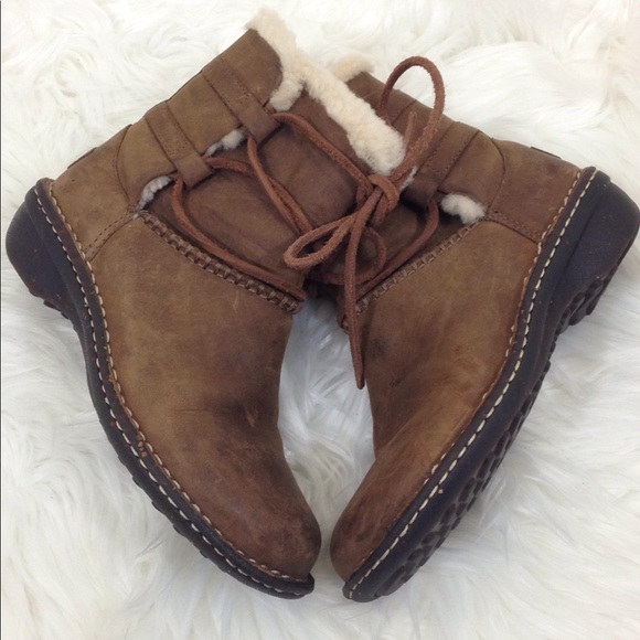 Ugg Women's Caspa Shearling Leather Boots Brown 6 - Picture 3 of 8